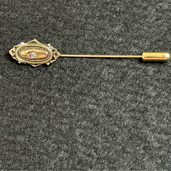 Vintage Avon gold tone stick pin with a crystal in the center - Picture 2 of 6